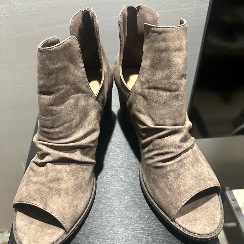 Tan Ankle Booties with Stacked Heel and Slouchy Design